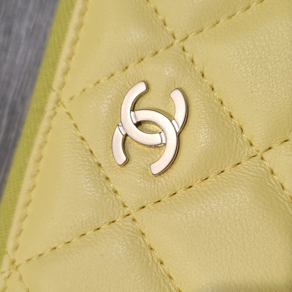 Auth CHANEL Quilted Wallet - Picture 3 of 10